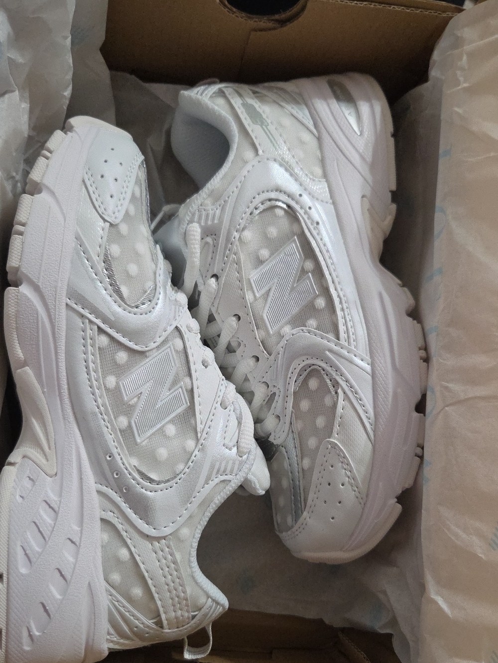 New Balance Kids White Polka Dot Sneakers 4M/5.5W